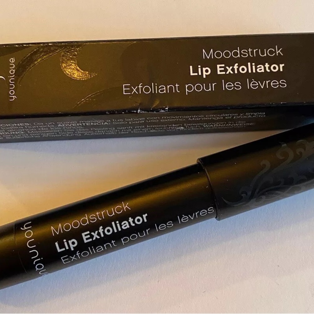 Moonstruck lip exfoliation